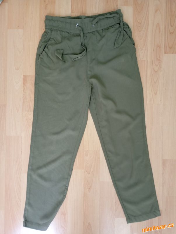 DÁMSKÉ LETNÍ KALHOTY VEL.36