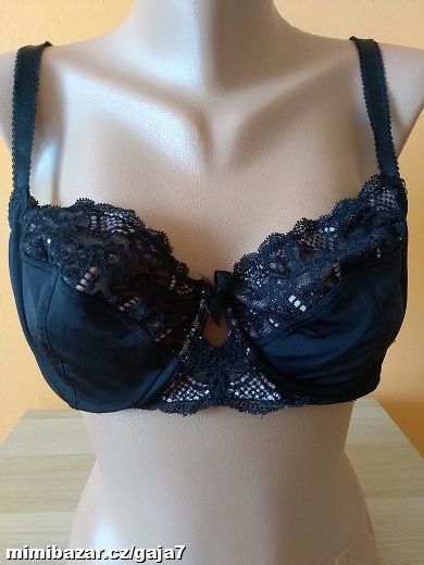 ČERNÁ PODPRSENKA S KRAJKOU