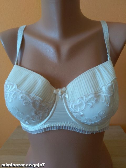 PODPRSENKA S KRAJKOU