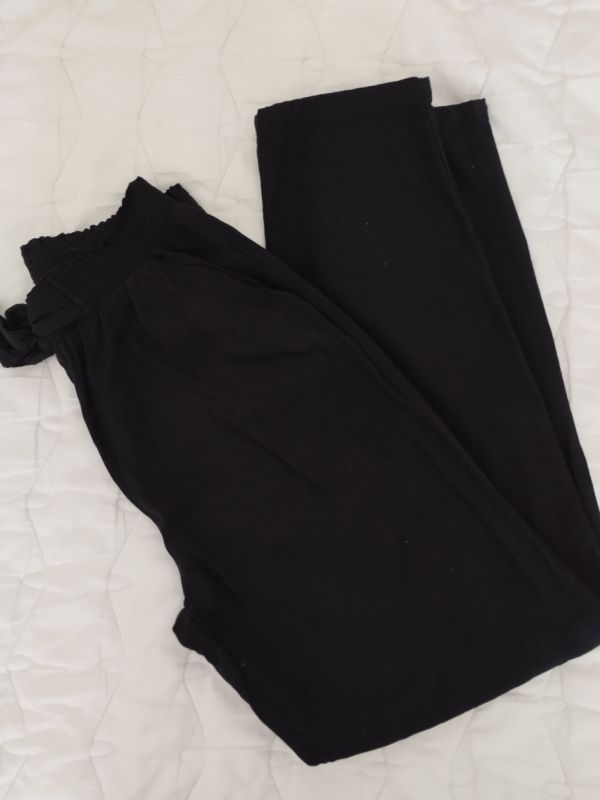 Černé splývavé kalhoty