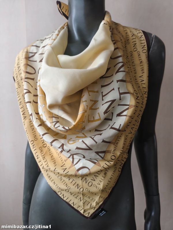 Valentino hedvábný šátek krásný
