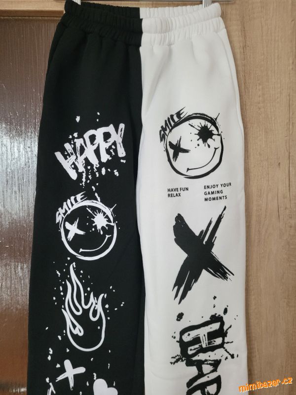 *DÁMSKÉ ČERNOBÍLÉ TEPLÁKY*