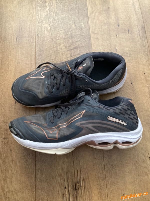 Sálové tenisky Mizuno vel.38, 5