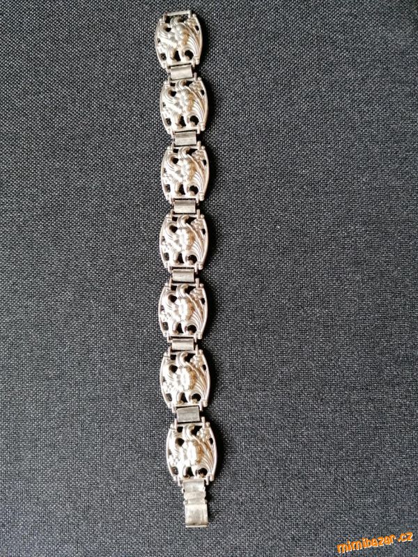 Skládaný krásný náramek