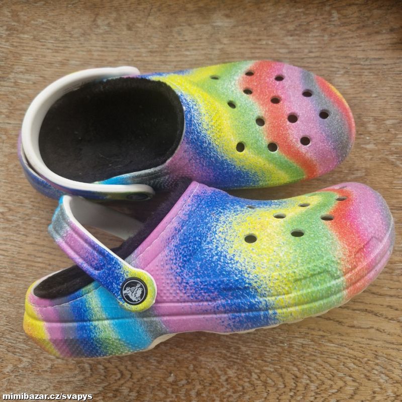 Crocs vylepšené M6/W8, tedy 38/39