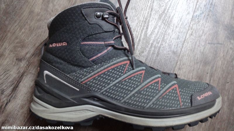 Dámské goretexové trekovky LOWA v.40 - top stav