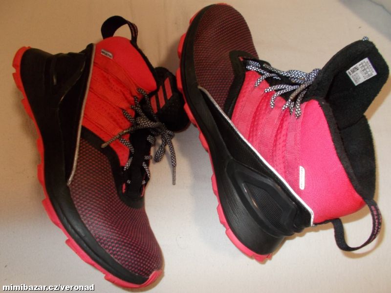 PĚKNÉ KOTNÍKOVÉ BOTASKY ADIDAS V.38.5