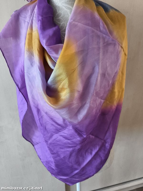 Hedvábný šátek batika