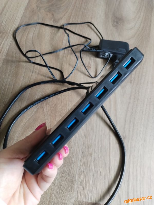 USB hub se 7 vstupy zánovní stav