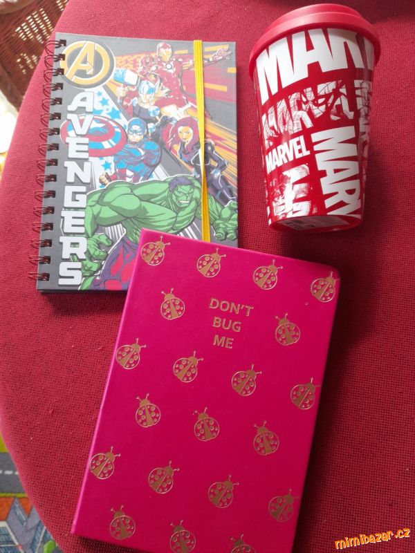 Blok a kelímek Marvel