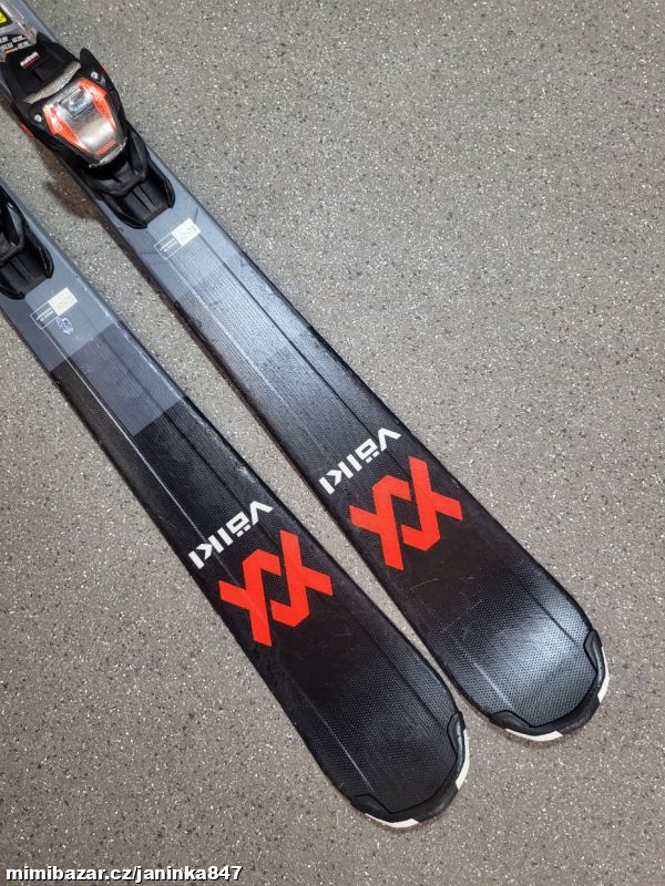 SJEZD. CARV. LYŽE VOLKL DEACON LTD - 137 CM