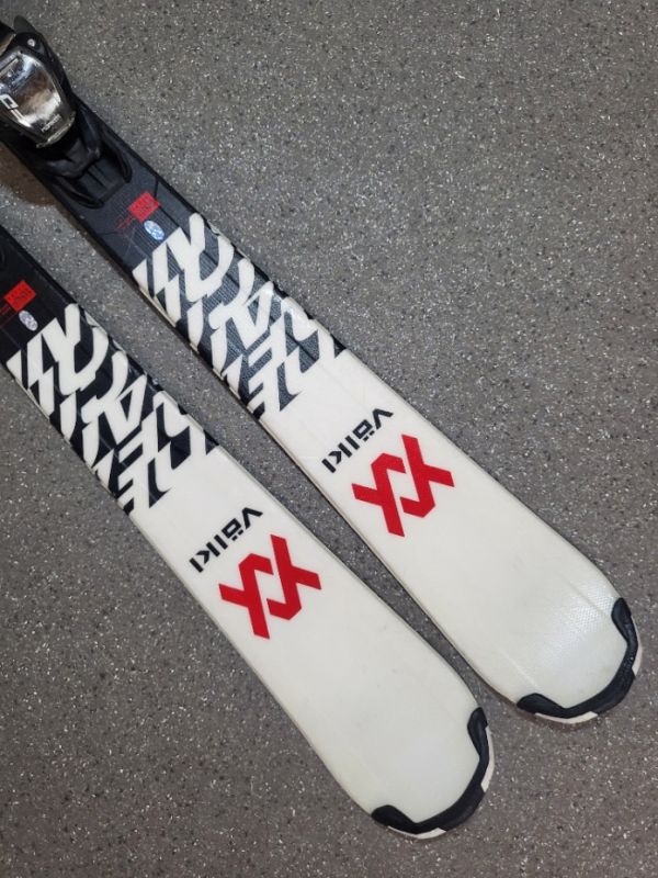 SJEZD. CARV. LYŽE VOLKL DEACON 7.2 - 137 CM