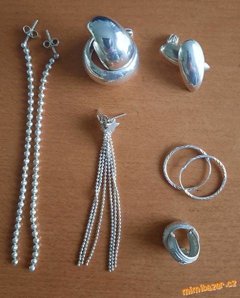 Stříbrné náušnice