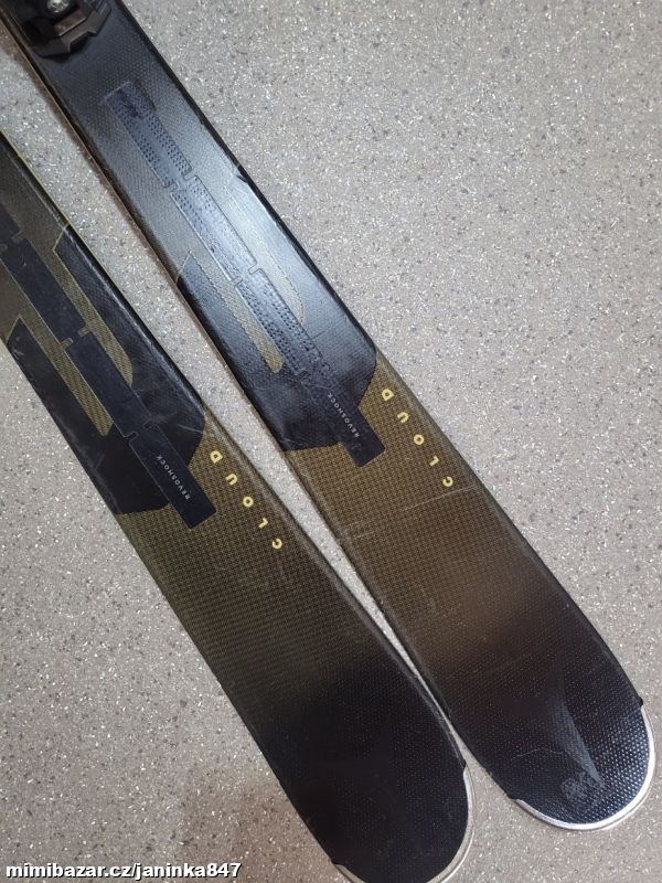 SJEZD. CARV. LYŽE ATOMIC CLOUD C9 REVO 143 CM