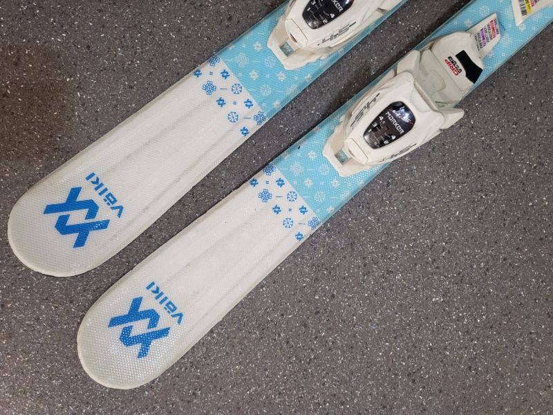 JUNIOR.CARV. LYŽE VOLKL FLAIR - 90 CM