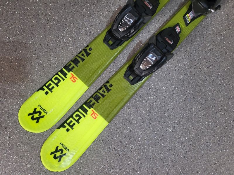 JUNIOR.CARV. LYŽE VOLKL RACETIGER SL JR - 90 CM