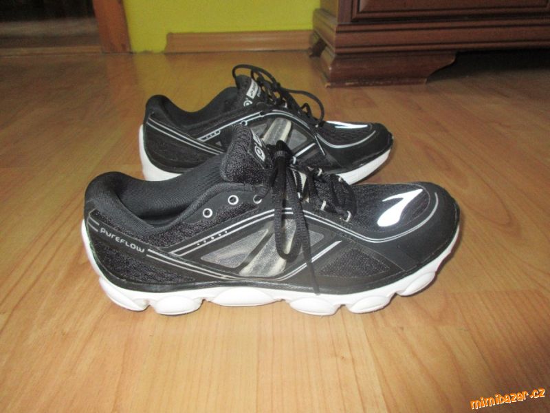 chlapecké běžecké boty brooks
