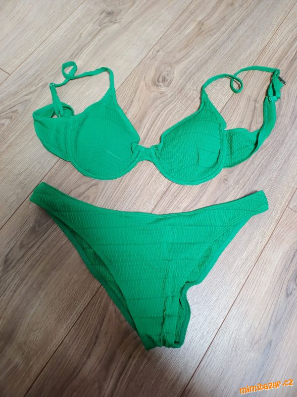 Dvoudílné zelené plavky