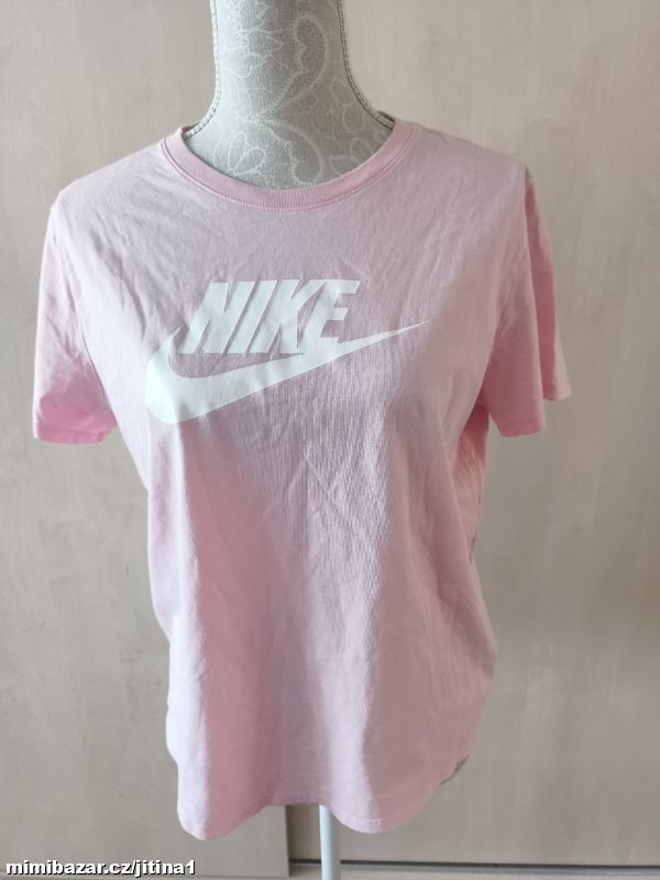 VÝRPODEJ růžové triko nike vel M