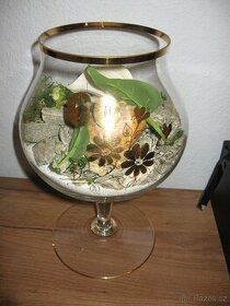 Obrovská skleněná číše