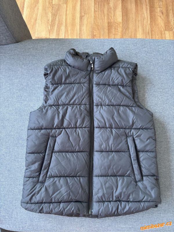 Vesta zn. H&M - vel. 140/146