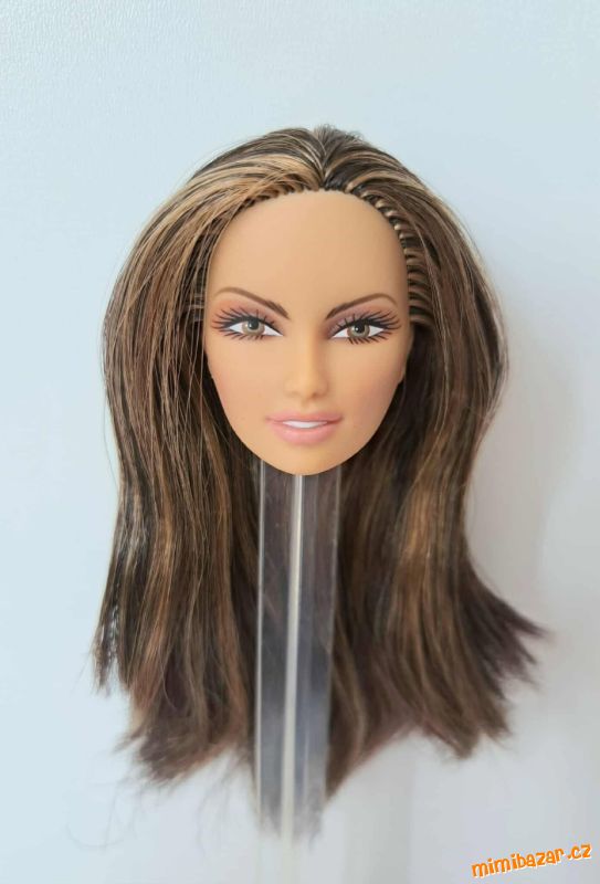 Na prodej hlavicka sberatelska Barbie Chocolate ob