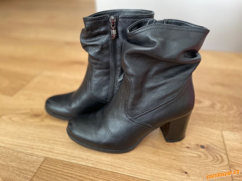 Černé kožené zimní boty Lasocki, vel.37