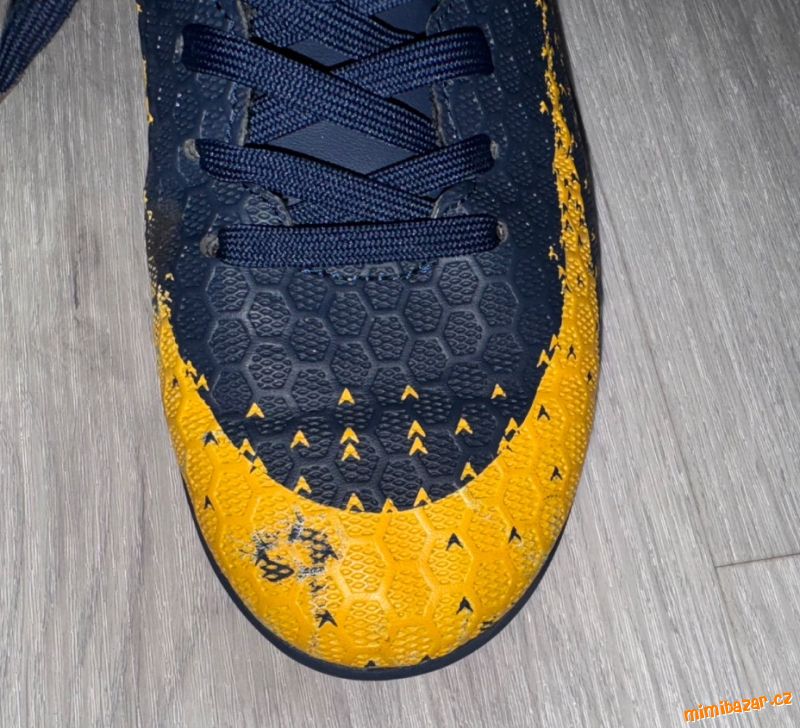 Chlapecká sálová obuv Huari, vel. 39