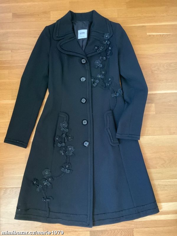 Kabát černý jaro / podzim