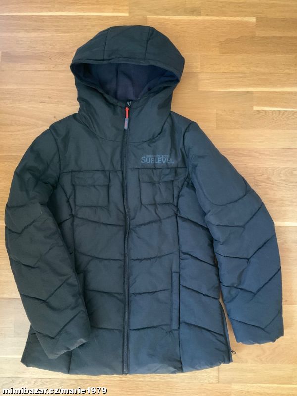 Bunda zimní černá s kapucí