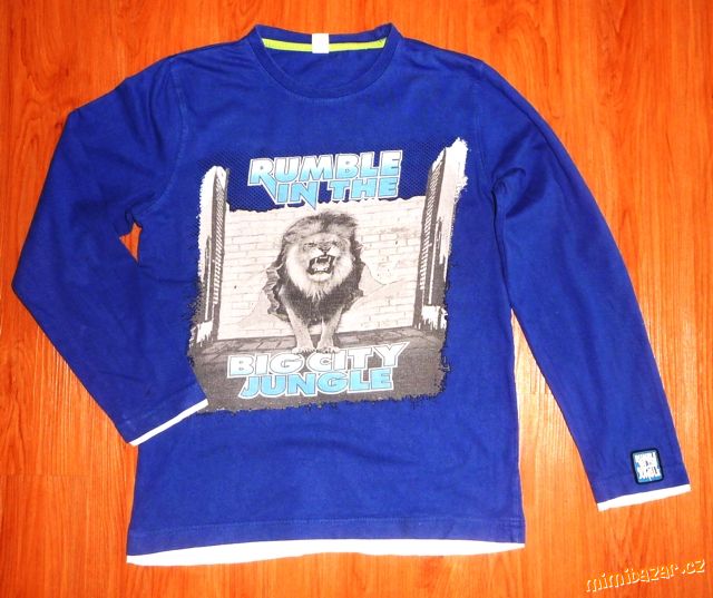 Modré tričko se lvem