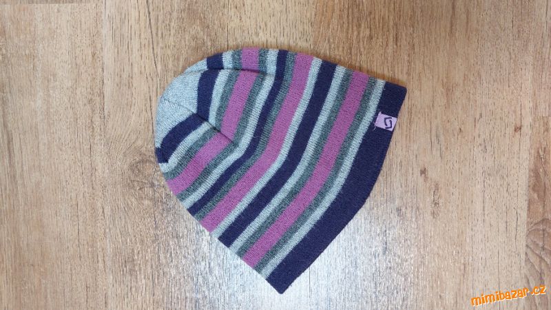 Pruhovaná čepice