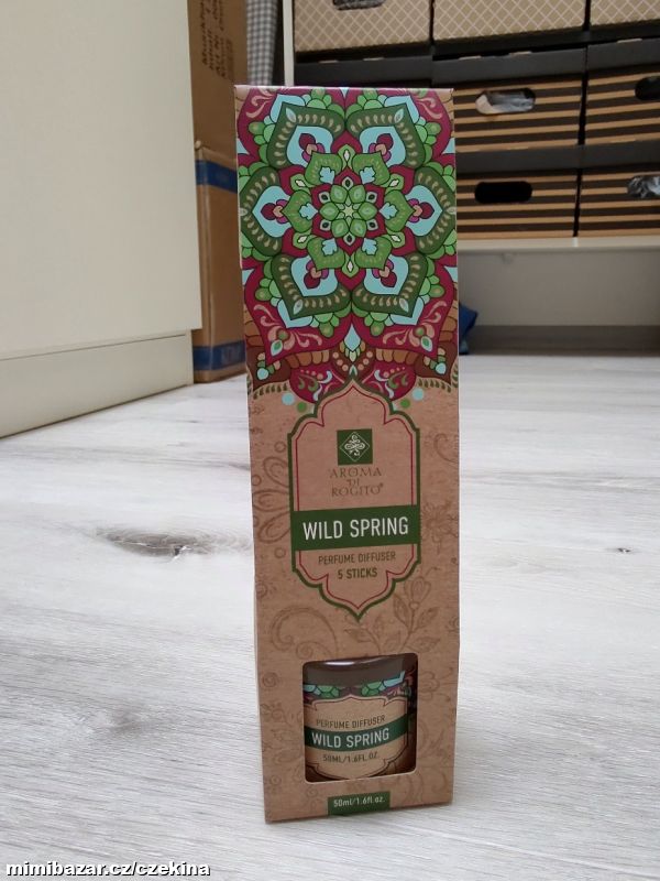 Parfémový difuzér s tyčinkami