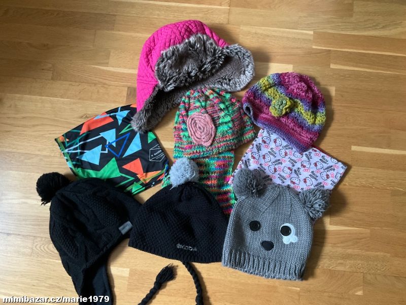 Beranice růžová nákrčník zimní čepice černá šedá