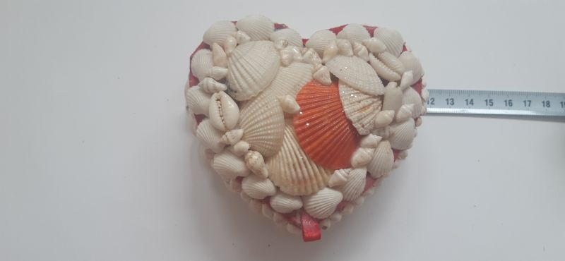 Krásná šperkovnice ve tvaru srdce