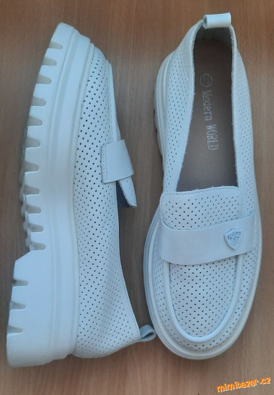 Bílo-béžové mokasiny