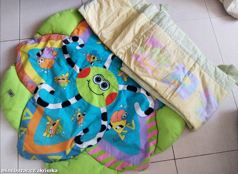 Hrací deka a mantinel do postýlky