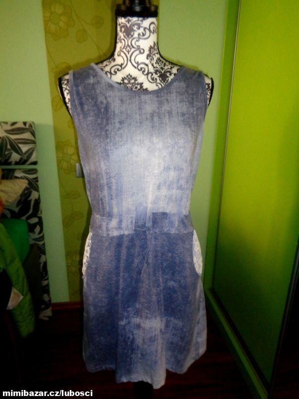 Modré elastické šaty s krajkou