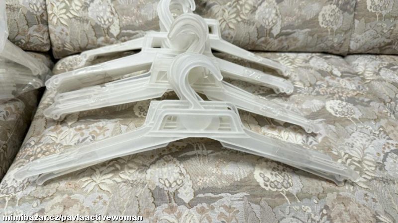 100 ks Plastové ramínko větší 42 cm