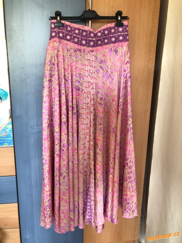 Nadherna kalhotova sukne