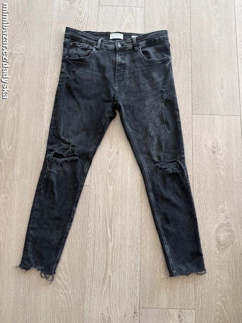 Rifle PULL&BEAR vel. EUR 46, MEX 36, USA 36
