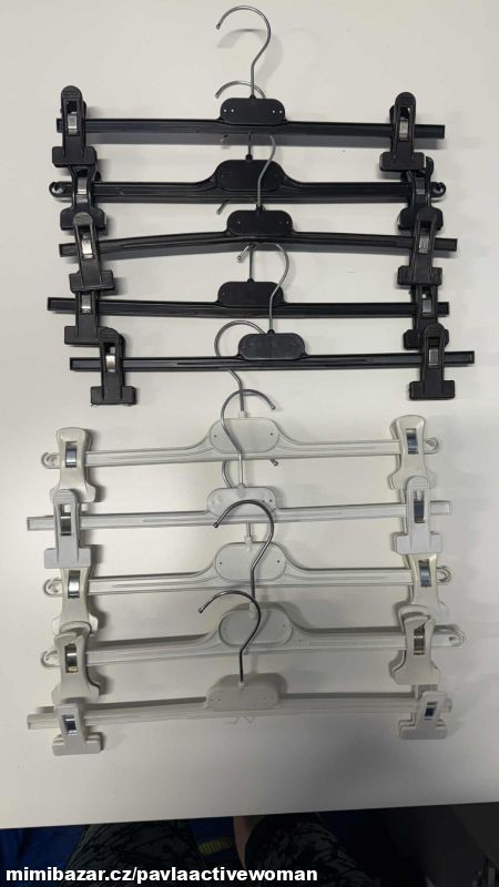 175 ks plastová ramínka se skřipcem