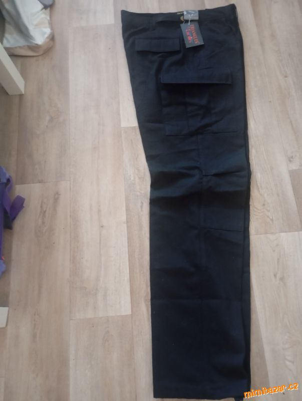 pevné pánské kalhoty pro ochranku