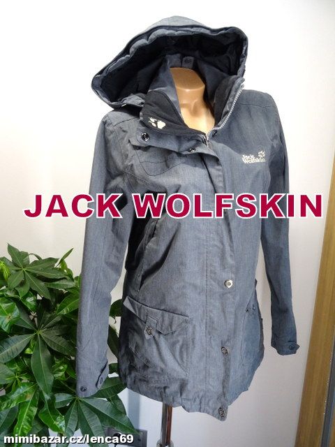 ZNAČKOVÁ OUTDOOROVÁ BUNDA