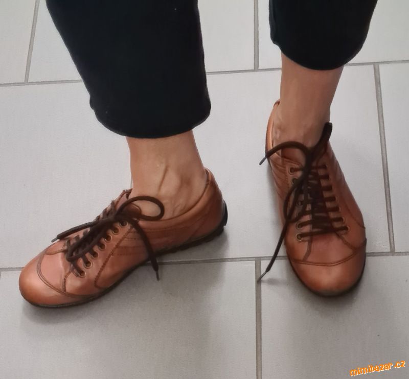 Kožené tenisky DiPiu