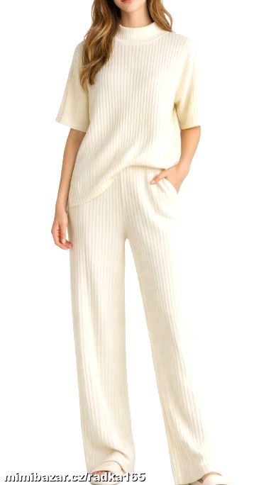 Měkoučký žebrovaný pružný teplý komplet vel.48/50