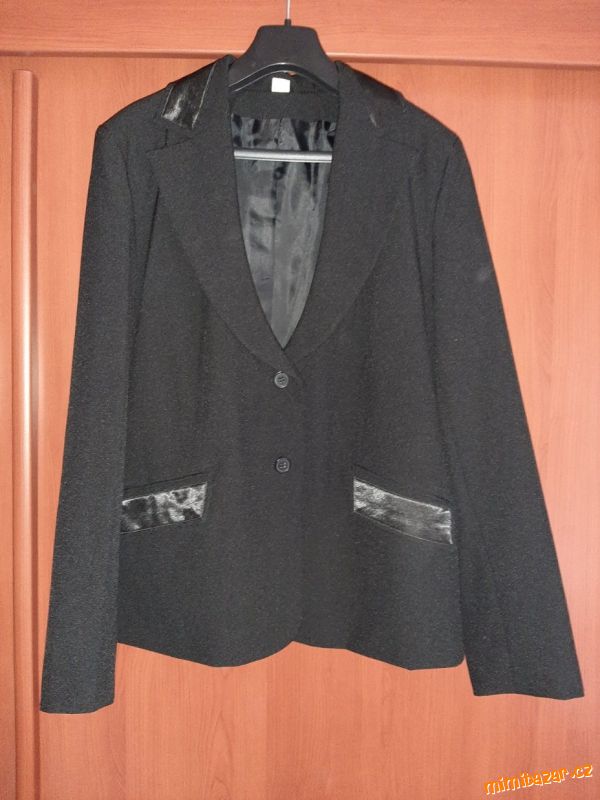 Dámský kostýmek