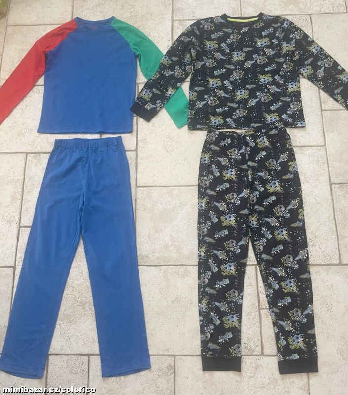 Dvoje chlapecká pyžama
