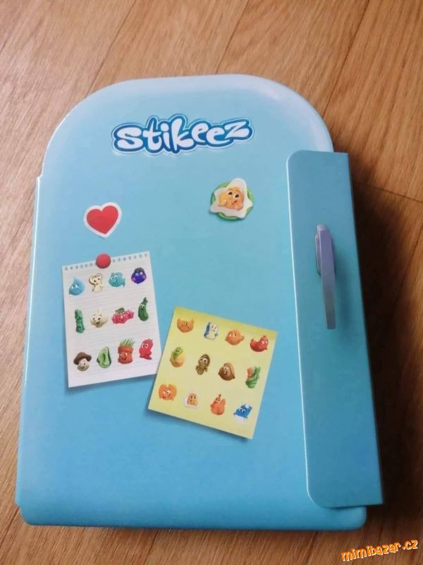 Stikeez s pouzdrem a figurky Šmoulové