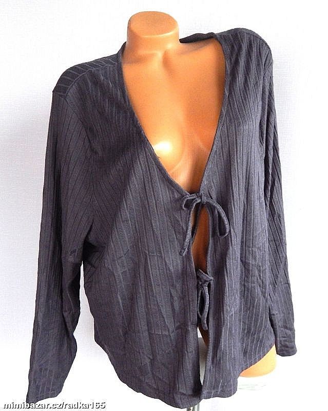 Měkoučký modní svetřík vel.54